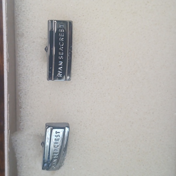 Ryan Seacrest Distinction Silver and Black Cuff Links - Picture 5 of 6